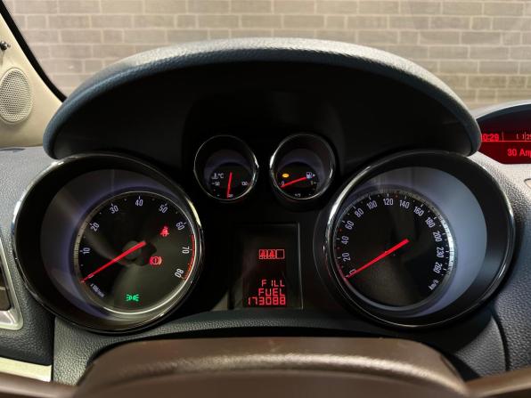 Opel Mokka I с пробегом 2014 года, цена 990 000 рублей, 173086 км, внедорожник, Автокод Объявления