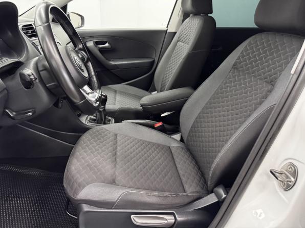Volkswagen Polo V Рестайлинг с пробегом 2018 года, цена 1 299 000 рублей, 127751 км, седан, Автокод Объявления