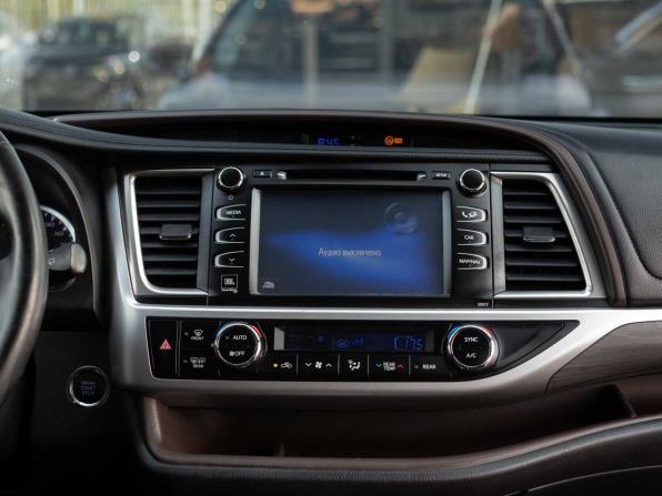 Toyota Highlander III (XU50) Рестайлинг с пробегом 2018 года, цена 2 850 000 рублей, 267347 км, внедорожник, Автокод Объявления