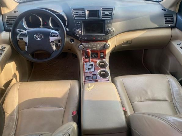 Toyota Highlander II (XU40) Рестайлинг с пробегом 2012 года, цена 1 590 000 рублей, 279725 км, внедорожник, Автокод Объявления