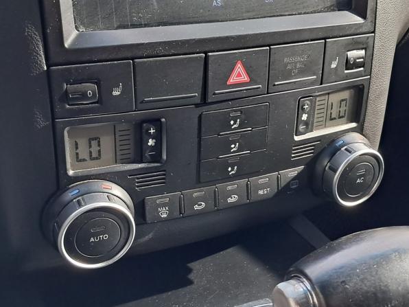 Volkswagen Touareg I Рестайлинг с пробегом 2008 года, цена 1 099 000 рублей, 202702 км, внедорожник, Автокод Объявления