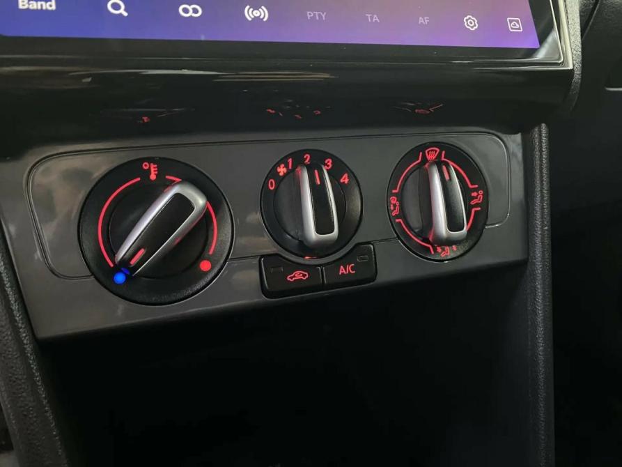 Volkswagen Polo V Рестайлинг Набережные Челны  - изображение 12