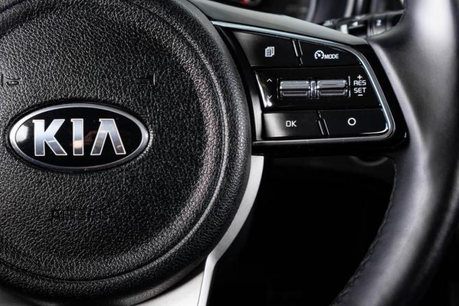 Kia Sportage IV Рестайлинг с пробегом 2019 года, цена 2 259 000 рублей, 170000 км, внедорожник, Автокод Объявления