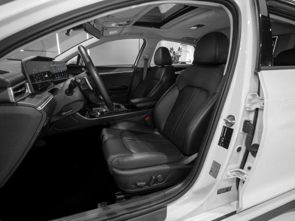 Kia K5 III с пробегом 2024 года, цена 3 430 000 рублей, 55171 км, седан, Автокод Объявления
