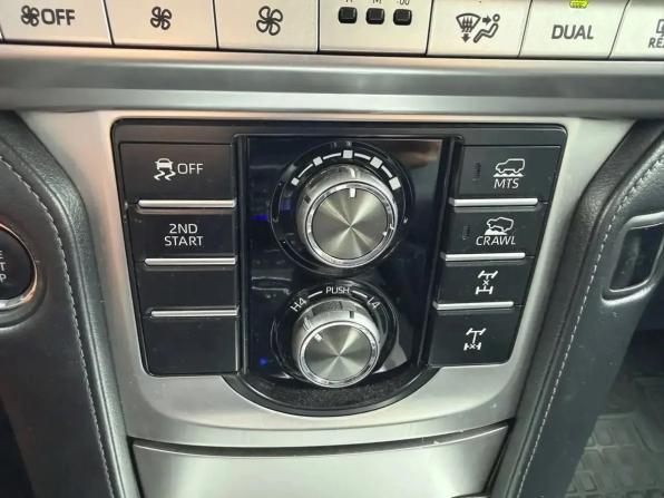 Toyota Land Cruiser Prado 150 Series Рестайлинг 2 с пробегом 2019 года, цена 4 750 000 рублей, 220000 км, внедорожник, Автокод Объявления
