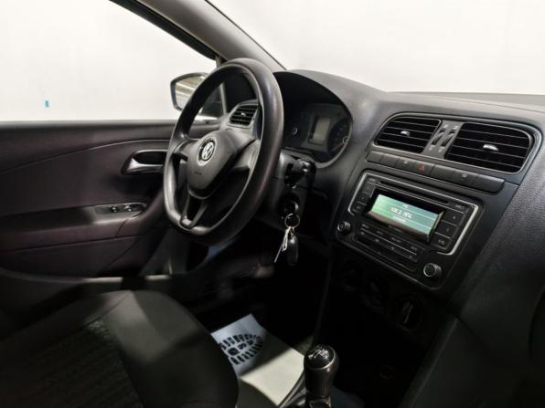 Volkswagen Polo V Рестайлинг с пробегом 2015 года, цена 766 000 рублей, 121994 км, седан, Автокод Объявления