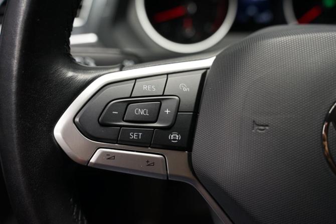 Volkswagen Tiguan II Рестайлинг с пробегом 2020 года, цена 2 974 000 рублей, 66045 км, внедорожник, Автокод Объявления