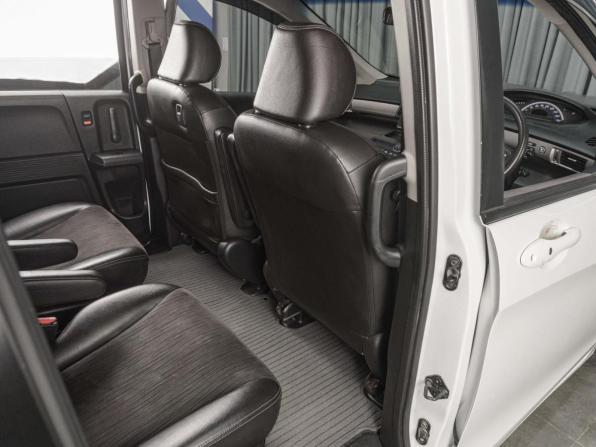 Honda Freed I Рестайлинг 2 с пробегом 2015 года, цена 1 349 000 рублей, 136789 км, компактвэн, Автокод Объявления