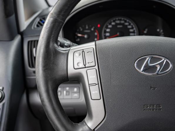 Hyundai H-1 II Рестайлинг 2 с пробегом 2019 года, цена 3 170 000 рублей, 97652 км, минивэн, Автокод Объявления