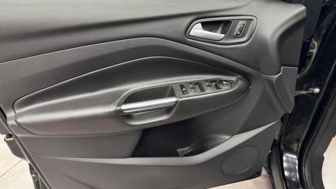 Ford Kuga II с пробегом 2013 года, цена 1 290 000 рублей, 118051 км, внедорожник, Автокод Объявления