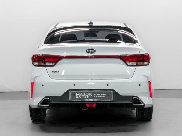 Kia Rio IV Рестайлинг с пробегом 2021 года, цена 1 725 000 рублей, 38885 км, седан, Автокод Объявления