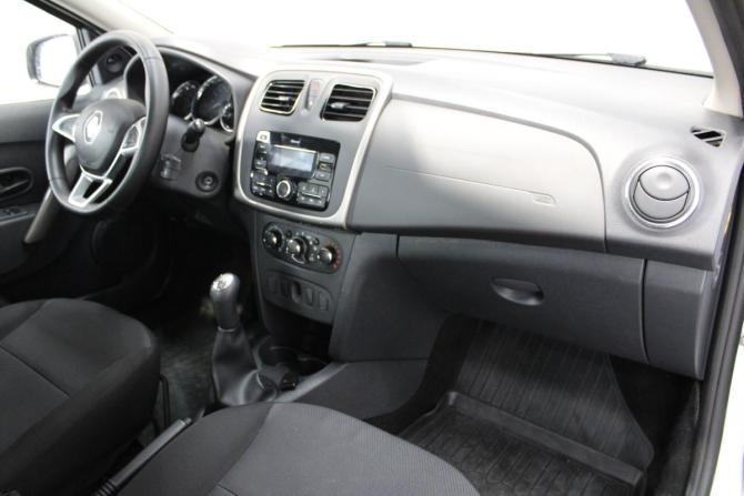 Renault Logan II Рестайлинг с пробегом 2020 года, цена 1 075 000 рублей, 58882 км, седан, Автокод Объявления