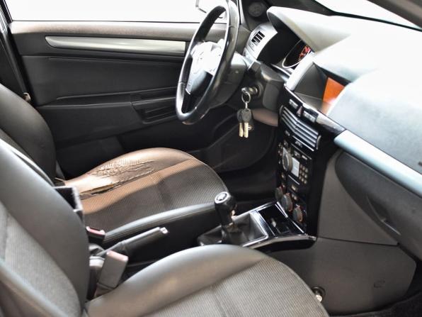 Opel Astra H Рестайлинг с пробегом 2013 года, цена 575 000 рублей, 169423 км, универсал, Автокод Объявления