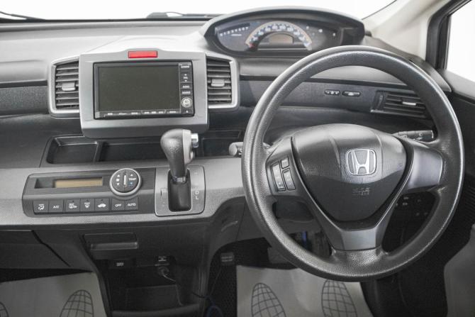 Honda Freed I с пробегом 2008 года, цена 979 000 рублей, 116000 км, компактвэн, Автокод Объявления
