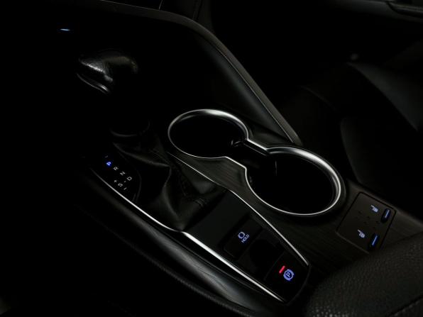 Toyota Camry VIII (XV70) Рестайлинг с пробегом 2021 года, цена 3 750 000 рублей, 105000 км, седан, Автокод Объявления