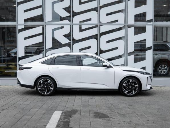 Changan Lamore с пробегом 2023 года, цена 1 989 500 рублей, 25344 км, седан, Автокод Объявления