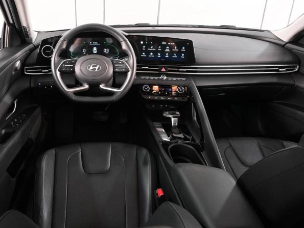 Hyundai Elantra VII (CN7) Рестайлинг с пробегом 2024 года, цена 2 250 000 рублей, 15621 км, седан, Автокод Объявления