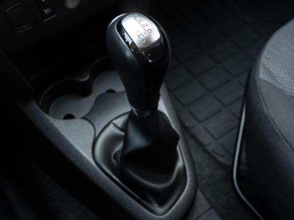Renault Sandero II Рестайлинг с пробегом 2019 года, цена 1 350 000 рублей, 52975 км, хэтчбек, Автокод Объявления