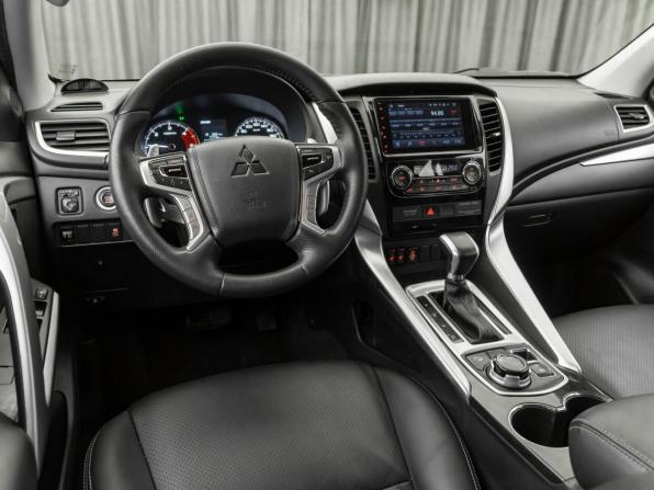Mitsubishi Pajero Sport III с пробегом 2018 года, цена 3 380 000 рублей, 127453 км, внедорожник, Автокод Объявления