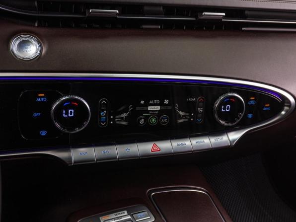Genesis GV70 I с пробегом 2021 года, цена 5 399 000 рублей, 37168 км, внедорожник, Автокод Объявления