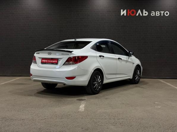 Hyundai Solaris I с пробегом 2012 года, цена 800 000 рублей, 60091 км, седан, Автокод Объявления