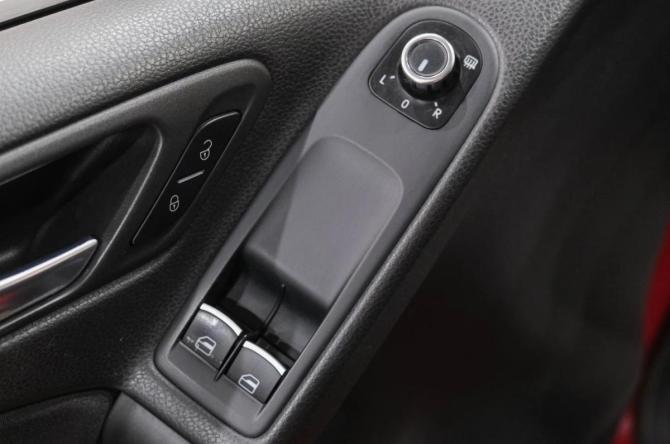 Volkswagen Golf VI с пробегом 2010 года, цена 899 000 рублей, 140000 км, хэтчбек, Автокод Объявления
