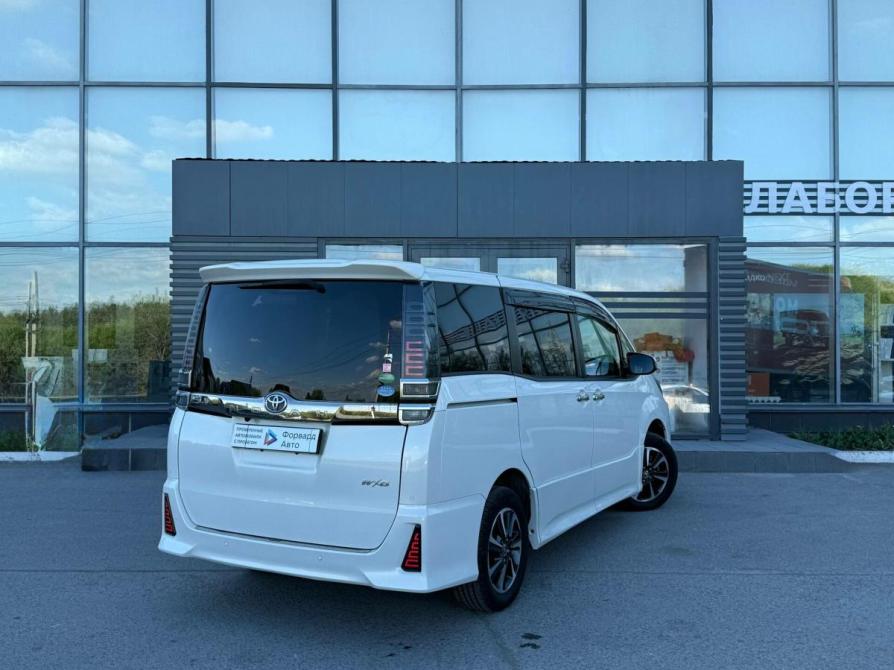 Toyota Noah III (R80) Рестайлинг Омск  - изображение 7