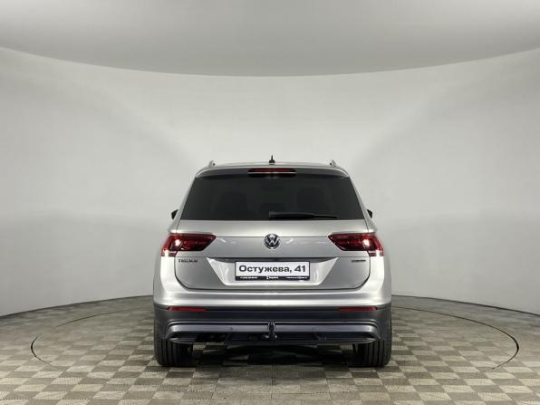 Volkswagen Tiguan II с пробегом 2018 года, цена 2 399 000 рублей, 150537 км, внедорожник, Автокод Объявления