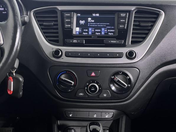 Hyundai Solaris II с пробегом 2018 года, цена 1 490 000 рублей, 126239 км, седан, Автокод Объявления