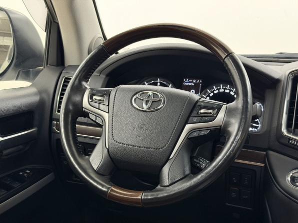 Toyota Land Cruiser 200 Series Рестайлинг 2 с пробегом 2016 года, цена 5 400 000 рублей, 206705 км, внедорожник, Автокод Объявления
