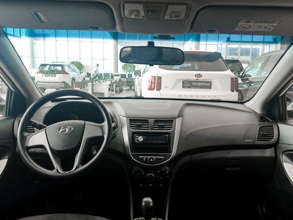 Hyundai Solaris I Рестайлинг с пробегом 2015 года, цена 950 000 рублей, 118648 км, седан, Автокод Объявления