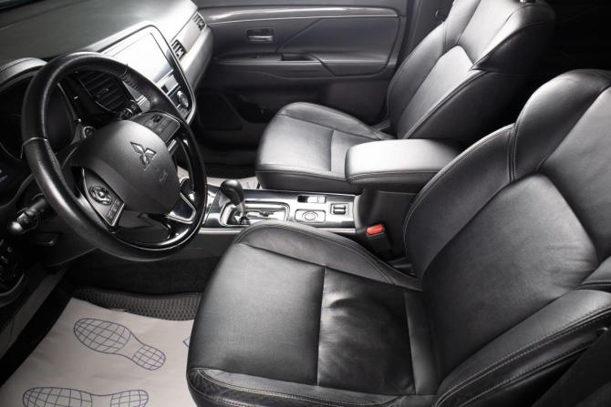 Mitsubishi Outlander III Рестайлинг 3 с пробегом 2019 года, цена 2 389 000 рублей, 95733 км, внедорожник, Автокод Объявления