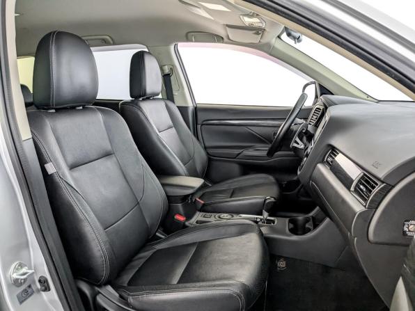 Mitsubishi Outlander III Рестайлинг 2 с пробегом 2015 года, цена 1 795 000 рублей, 158255 км, внедорожник, Автокод Объявления