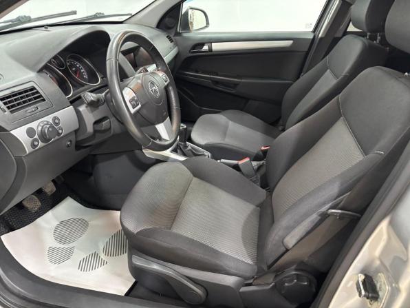 Opel Astra H Рестайлинг с пробегом 2012 года, цена 600 000 рублей, 171543 км, хэтчбек, Автокод Объявления
