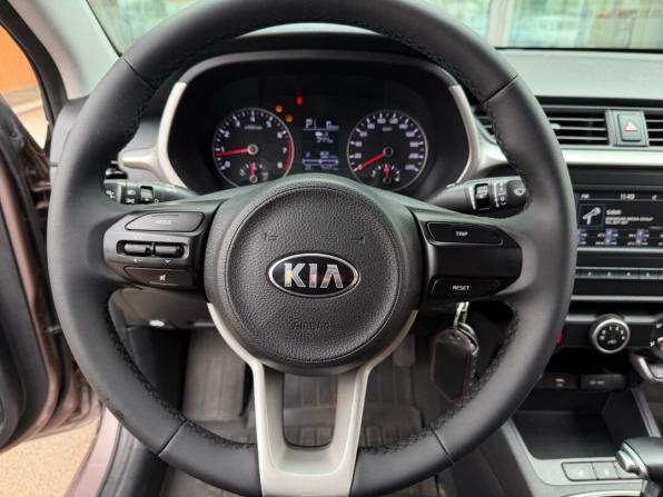 Kia Rio IV Рестайлинг с пробегом 2020 года, цена 1 620 000 рублей, 74406 км, седан, Автокод Объявления