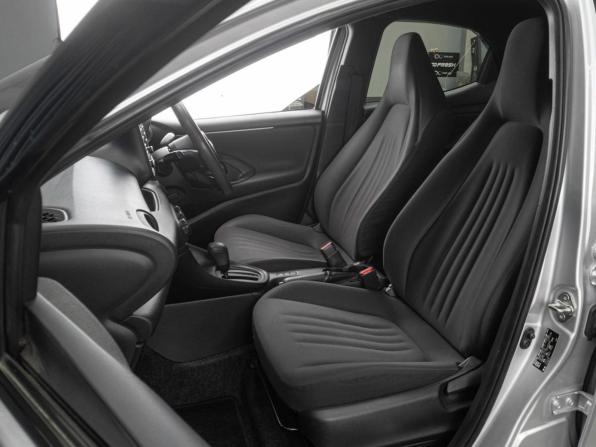 Toyota Yaris IV с пробегом 2021 года, цена 1 449 000 рублей, 133213 км, хэтчбек, Автокод Объявления