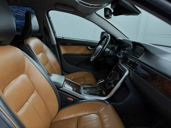 Volvo XC70 II Рестайлинг с пробегом 2013 года, цена 1 655 000 рублей, 267895 км, универсал, Автокод Объявления