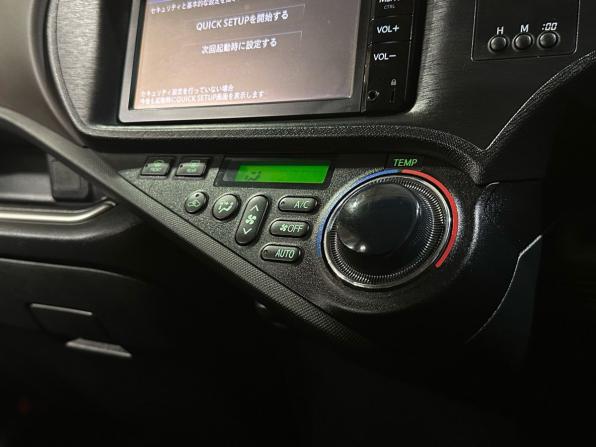 Toyota Aqua I Рестайлинг с пробегом 2014 года, цена 1 049 000 рублей, 145872 км, хэтчбек, Автокод Объявления