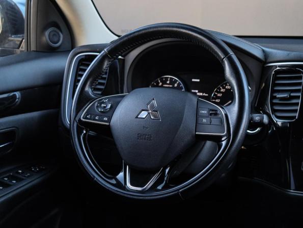 Mitsubishi Outlander III Рестайлинг 3 с пробегом 2022 года, цена 2 720 000 рублей, 91017 км, внедорожник, Автокод Объявления