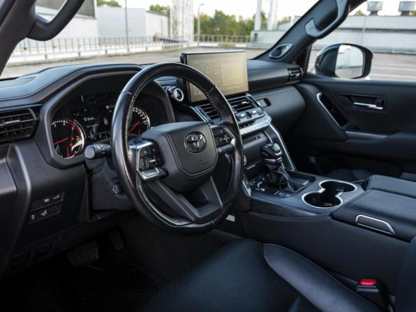 Toyota Land Cruiser 300 Series с пробегом 2023 года, цена 13 598 000 рублей, 18930 км, внедорожник, Автокод Объявления