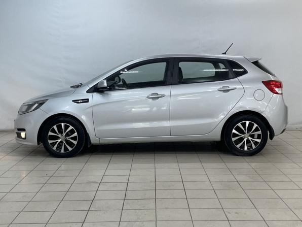 Kia Rio III Рестайлинг с пробегом 2016 года, цена 899 000 рублей, 119683 км, хэтчбек, Автокод Объявления