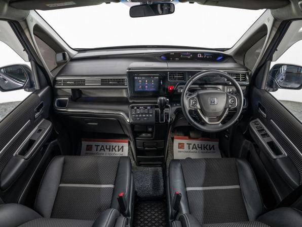 Honda Stepwgn V с пробегом 2016 года, цена 1 750 500 рублей, 151105 км, минивэн, Автокод Объявления