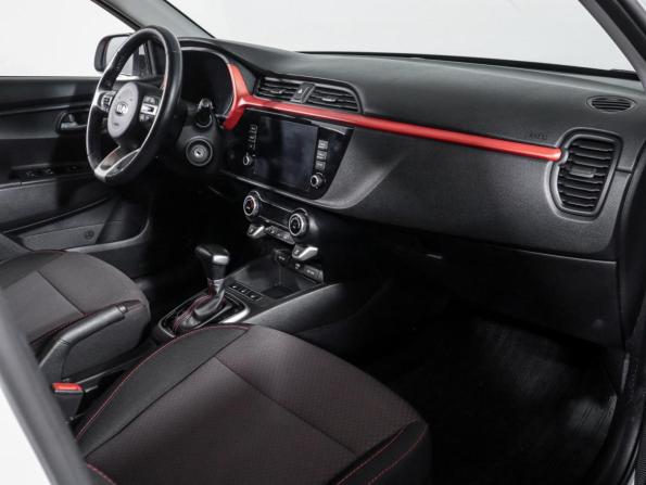 Kia Rio IV Рестайлинг с пробегом 2020 года, цена 1 560 000 рублей, 142700 км, хэтчбек, Автокод Объявления