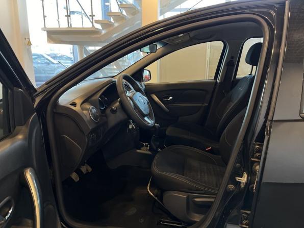 Renault Logan II с пробегом 2015 года, цена 469 000 рублей, 245507 км, седан, Автокод Объявления