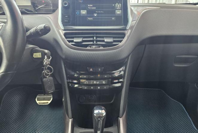 Peugeot 2008 I с пробегом 2014 года, цена 675 000 рублей, 190971 км, внедорожник, Автокод Объявления