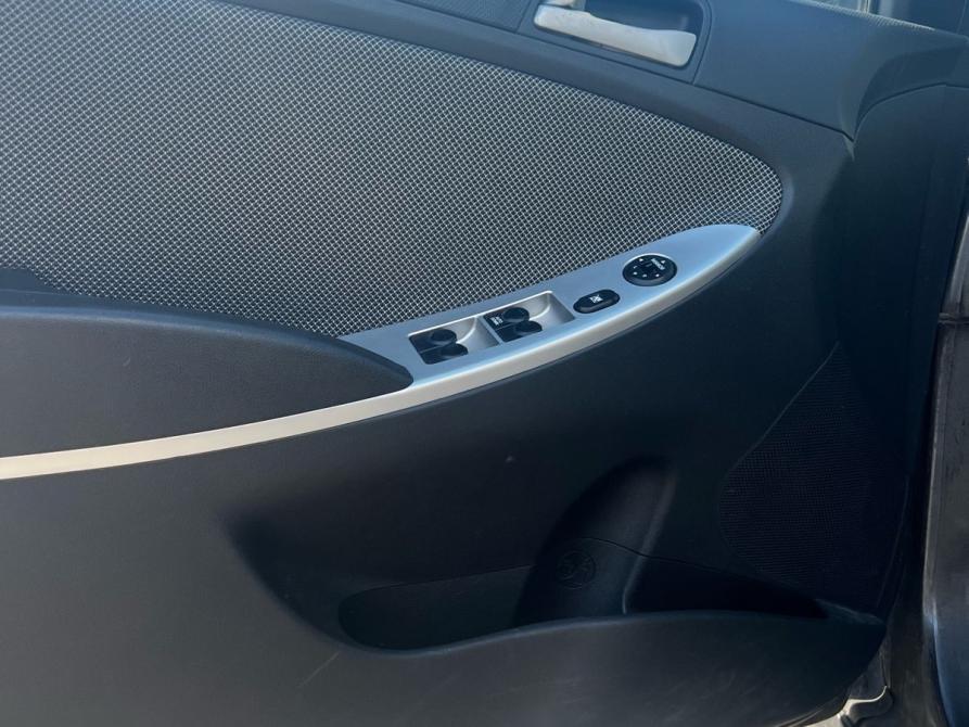 Hyundai Solaris I Санкт-Петербург  - изображение 13