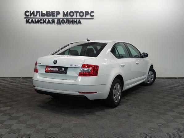 Skoda Octavia III (A7) Рестайлинг с пробегом 2017 года, цена 1 290 000 рублей, 160000 км, лифтбек, Автокод Объявления
