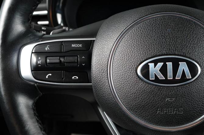 Kia K5 III с пробегом 2020 года, цена 3 099 000 рублей, 72300 км, седан, Автокод Объявления