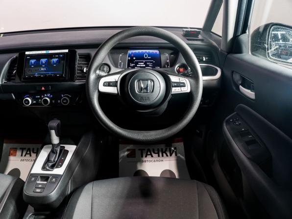 Honda Fit IV с пробегом 2022 года, цена 1 335 000 рублей, 79803 км, хэтчбек, Автокод Объявления