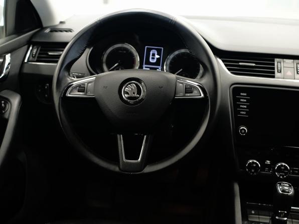 Skoda Octavia III (A7) Рестайлинг с пробегом 2020 года, цена 1 587 000 рублей, 217000 км, лифтбек, Автокод Объявления